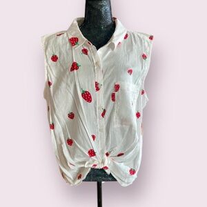 Juniors' Plus SO® Sleeveless Tie Front Shirt in Red Berry